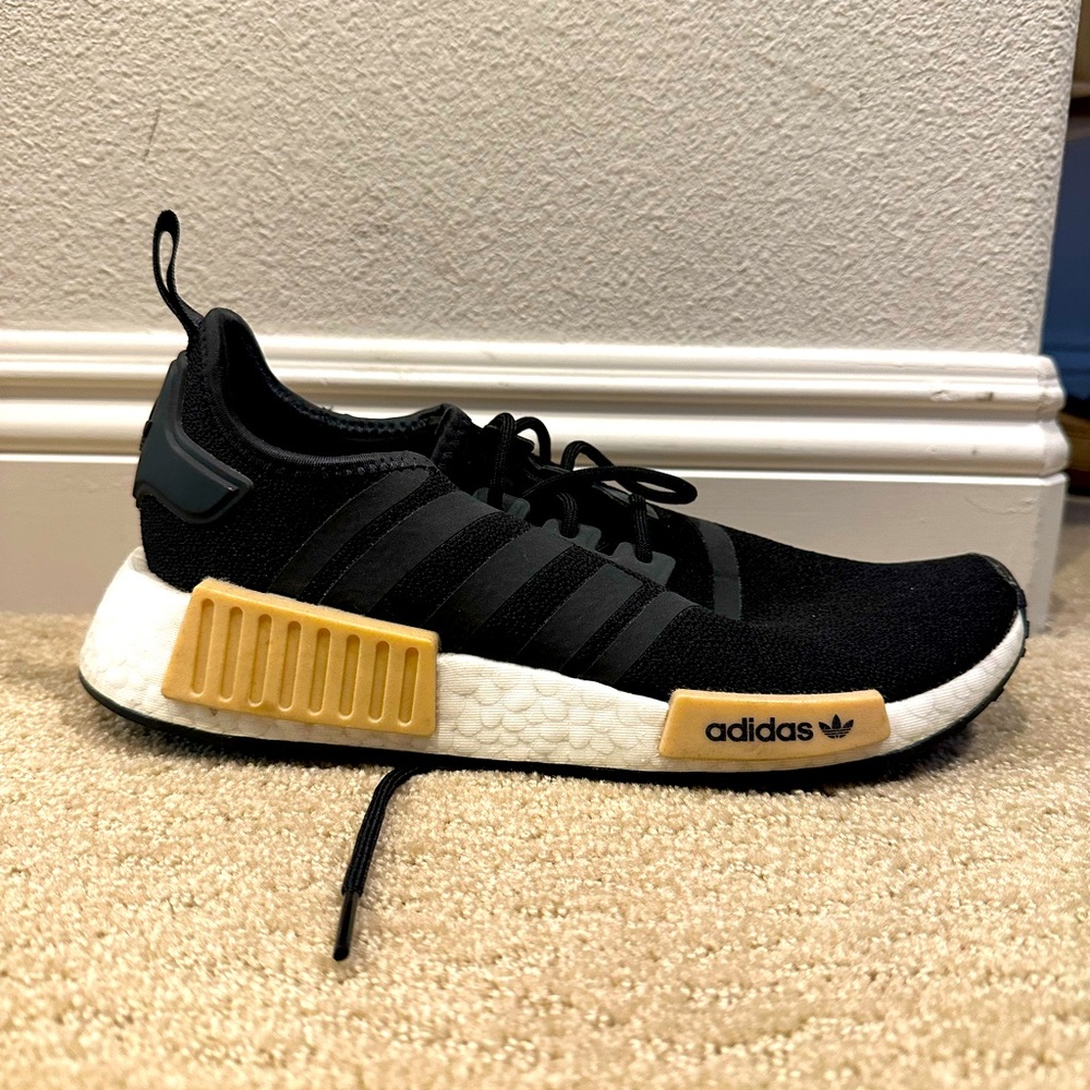 ADIDAS RUNNING SHOES - barely worn - Picture 4 of 4